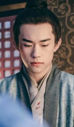 许沫沫一下子傻了眼,古装的易烊千玺好帅! (ps:内容纯属虚构)