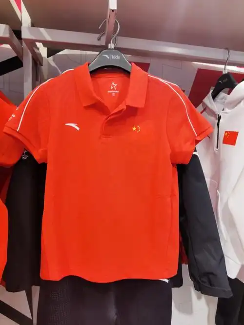 安踏儿童今年新出的国旗款太帅气了