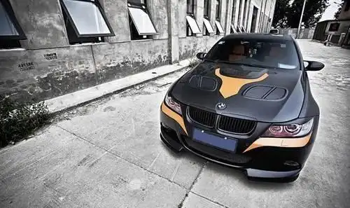 本次的主角是一台我们再熟悉不过的宝马325i车型,一向以操控性能见长