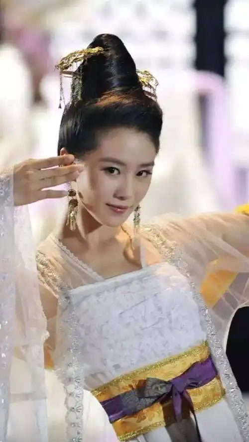 历史馆出闺阁盘发髻揭秘古代已婚女子最爱的6种发鬓