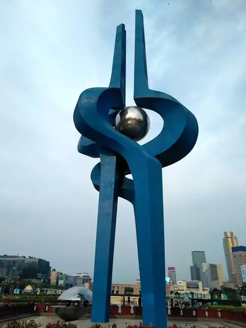 作品:泉标作者:王建伟当前票数:3326作品简介摄于济南泉城广场