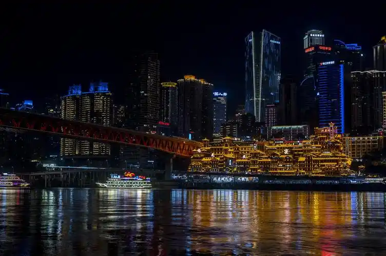 重庆洪崖洞景区夜景.新华社记者刘潺 摄