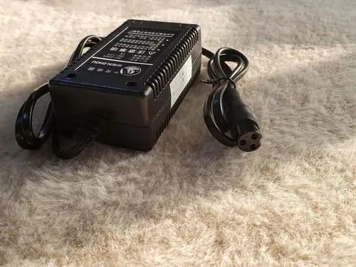 cdq-05 电动喷雾器神舟牌充电器电流1a 8a铅酸电池充电器圆孔插头