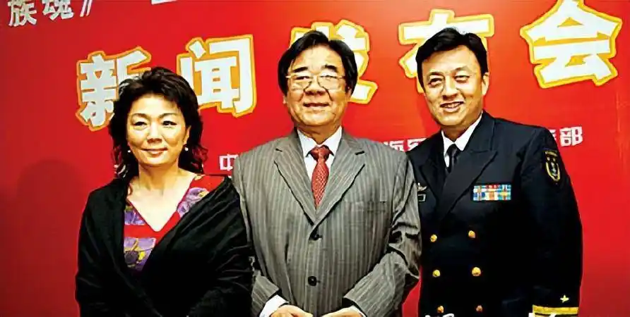 歌唱家吕继宏:63岁未婚无儿无女,却和不婚不育的张也在一起21年_声乐