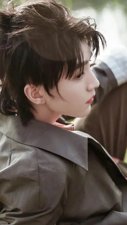 王俊凯美图那天他上热搜我存了好多当壁纸