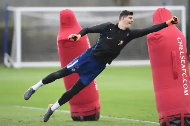 库尔图瓦:我效忠于切尔西,今年是,明年也一样