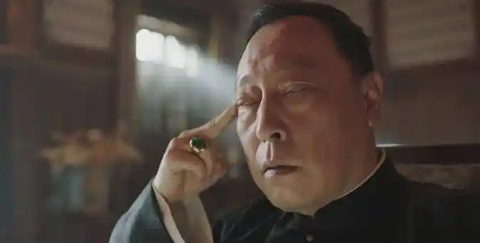 倪大红拍戏被炸伤,纹丝不动直到导演喊停!_孙茂才_演技_吴京