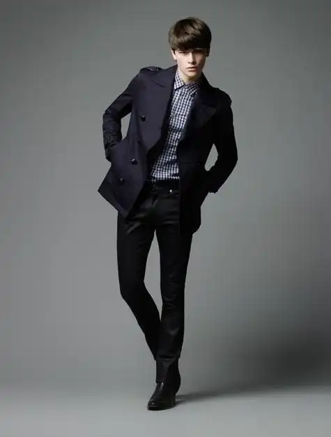 请问这个男模叫什么名字,是burberry黑标2012春夏男装的模特