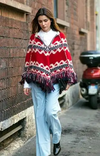 早春来一波花毛衣,绚烂多彩的穿搭,为你的魅力加持!