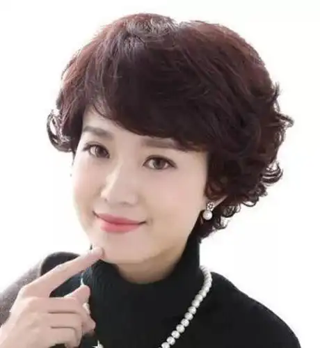 2021新年即将来临带妈妈去做个发型吧