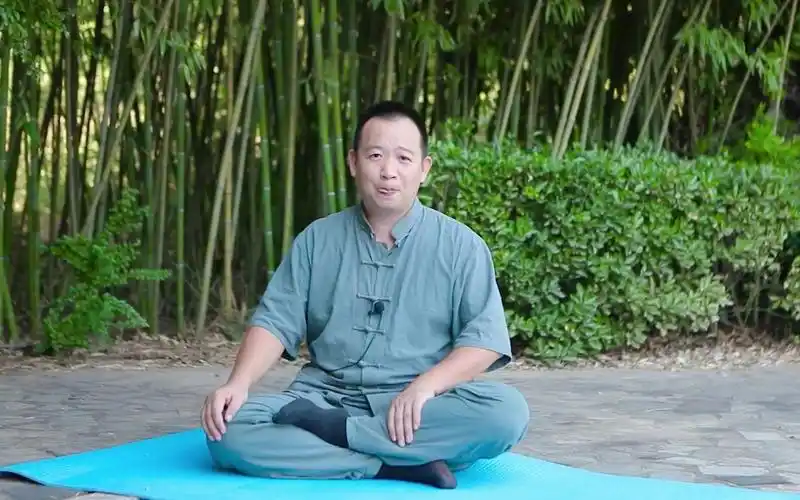 15年静坐经验的王老师教您快速学会散盘单盘以及双盘的技巧