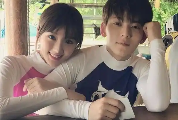 毛晓彤:被生父丢弃,母亲捡回将她抚养长大,如今母女俩