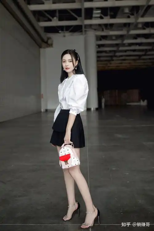 沈梦辰 美脚图片