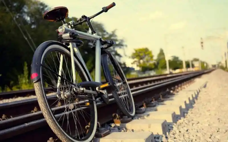 2018-11-10 颜色分 灰色 关键词:  唯美图片 其他交通 自行车 唯美