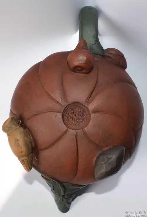 [物品编号:412853] 蒋蓉老师青蛙莲子紫砂壶