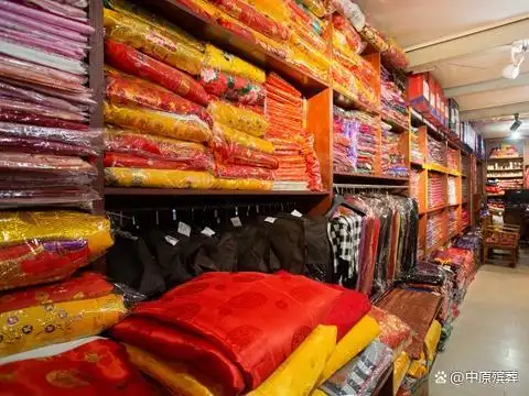 作为一家寿衣店的销售人员,经常会看到不同的顾客来购买寿衣.