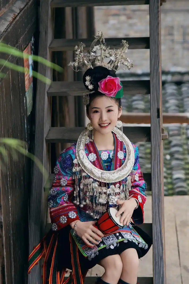 锦鸡苗(短裙苗),这个支系的民族神秘而诱惑,淳朴而美丽.#少 - 抖音