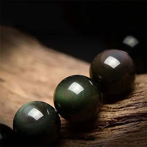 黑曜石的功效与作用,佩戴黑曜石手链的好处与禁忌有哪些?