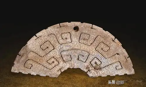 秦代玉器多为皇室贵族拥有,但目前出土的秦代玉器主要来自中小型秦墓