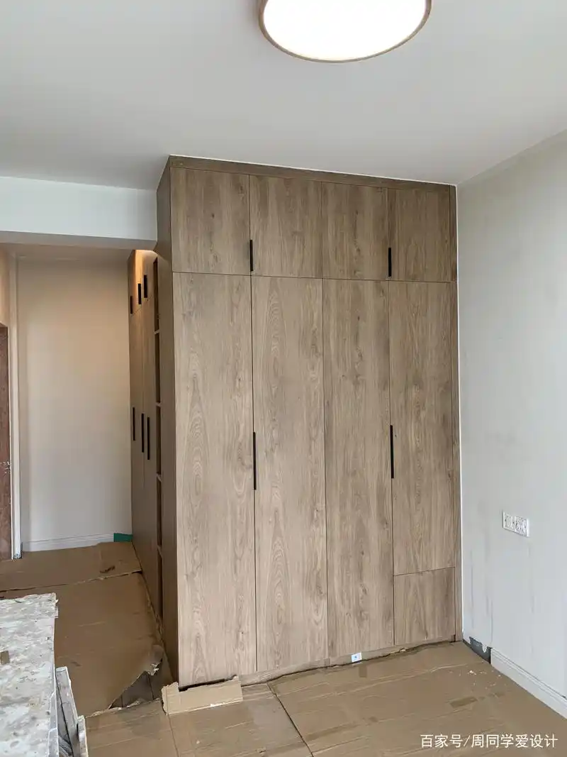 一组木纹衣柜 有喜欢的可以收藏转发