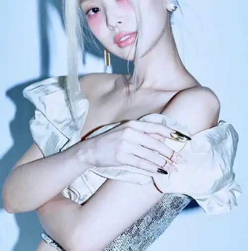 【ins】23日,jennie ins更新照片,百变造型,每一张都惊艳,妮妮美就