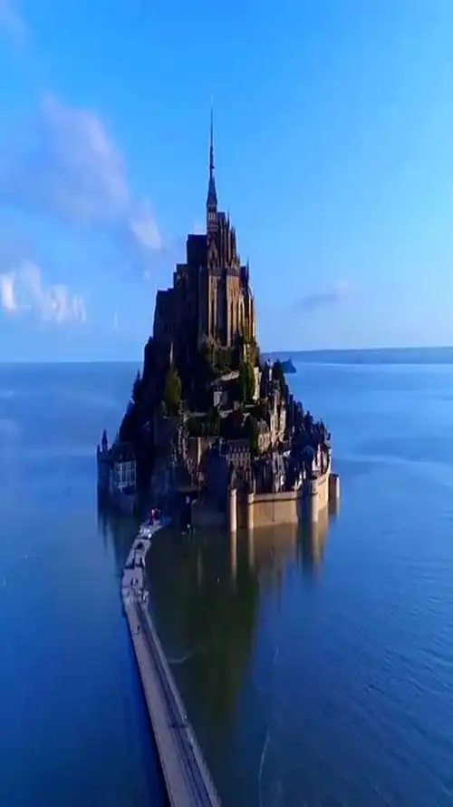 世界最孤独的海上城堡,废弃158年被土豪重金买下