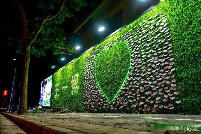 品牌线下生日应援打卡小汇总 王一博主题店和超大花墙在等你