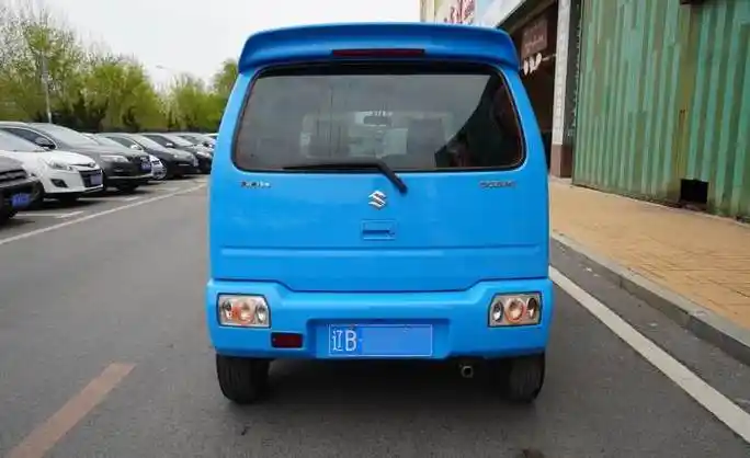 铃木 北斗星 2010款 e 1.4l 手动std标准型