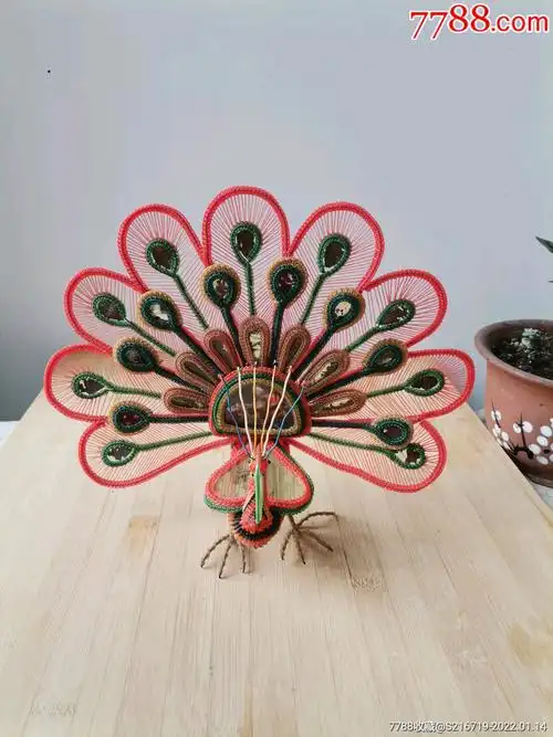 手工编织孔雀开屏摆件