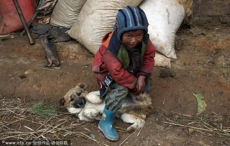 工作的时候,有没有想过在我们国家的山区有很多孩子因贫困而不能上学