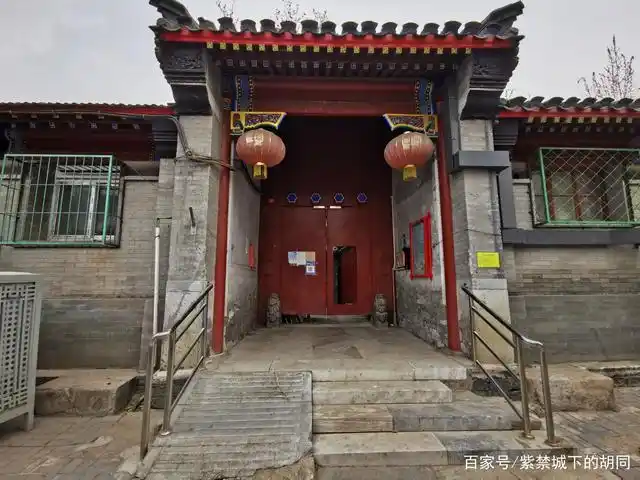 高大的广亮大门