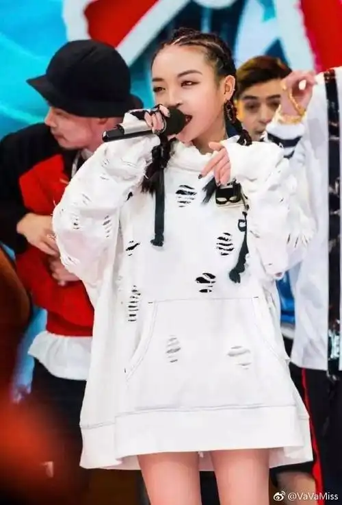 《中国有嘻哈》女rapper vava深受潘玮柏喜爱的原因竟是穿衣风格与