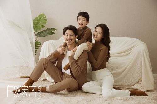 新款毛衣咖啡色拍照六口全家福摄影主题样片影楼亲子装