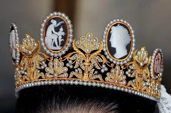 维多利亚公主的新娘头冠