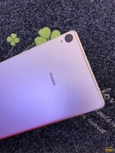 1388 出华为平板m6 8.4寸64g金,充新