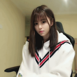 4am老板娘蜜蜂仔举行生日嗨歌会,她的这些美照你看过吗?