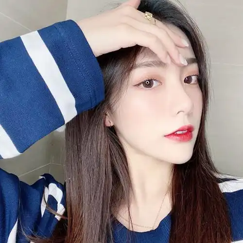 超有气质的长发性感美女,居家爱美的女神自拍微信头像