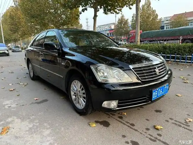 05年30丰田皇冠一手车实表14万公里