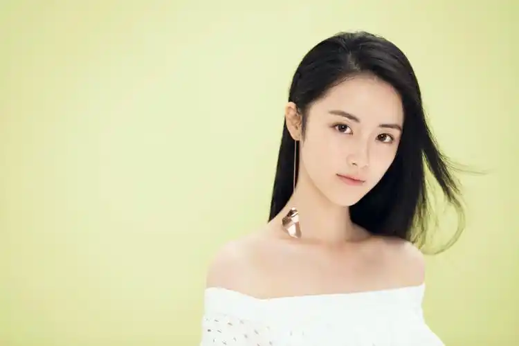 氧气少女初长成唐人小花章乐韵曝清爽写真