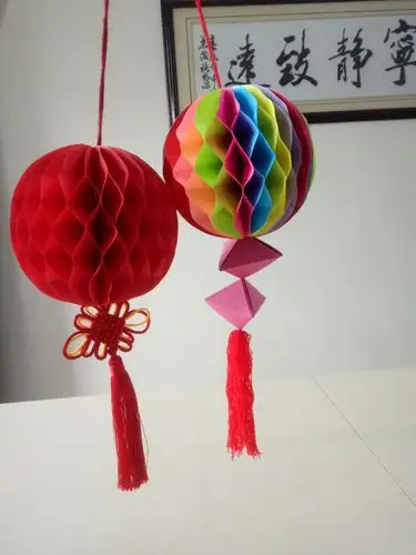 《球形灯笼》制作朱丽霞