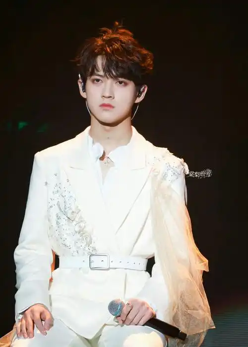 陈天润 三代第一且唯一all粉##左航