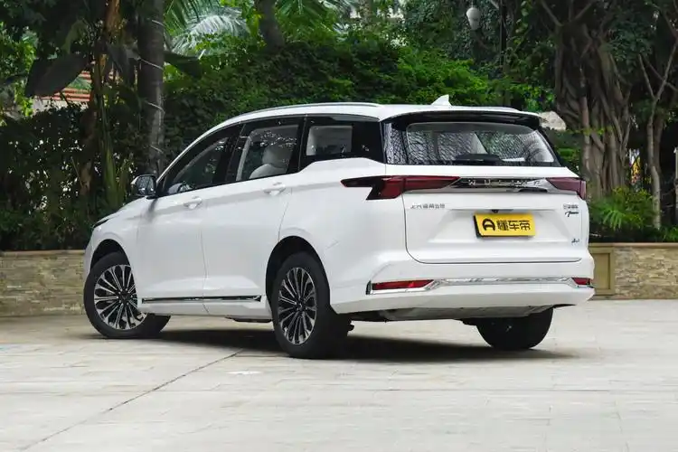 五菱凯捷汽车价格与图片,新款五菱七座商务车配置