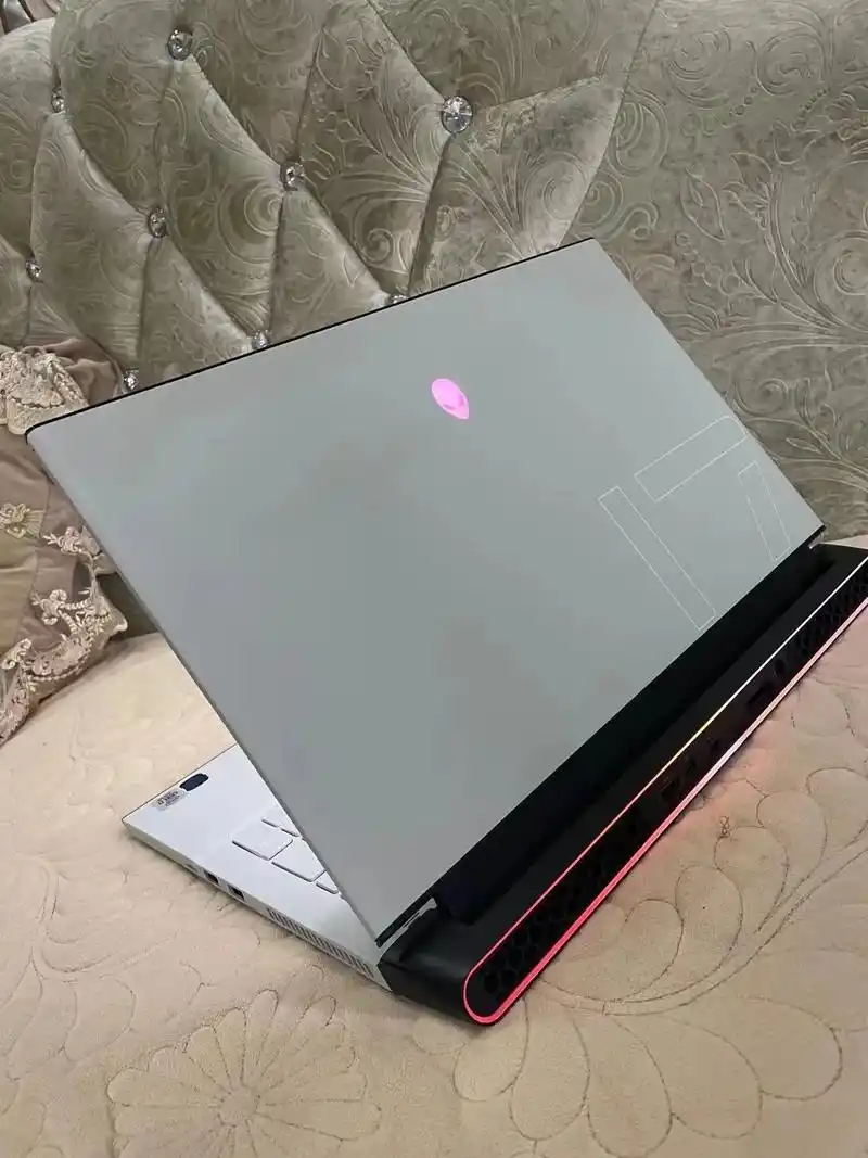 3寸白色.外星人m17r3 白色成色好 处理 - 抖音