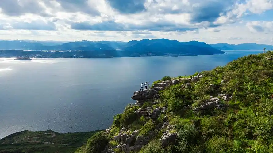 抚仙湖大黑山雷打石|摄影|风光摄影|nayinian - 原创作品 - 站酷