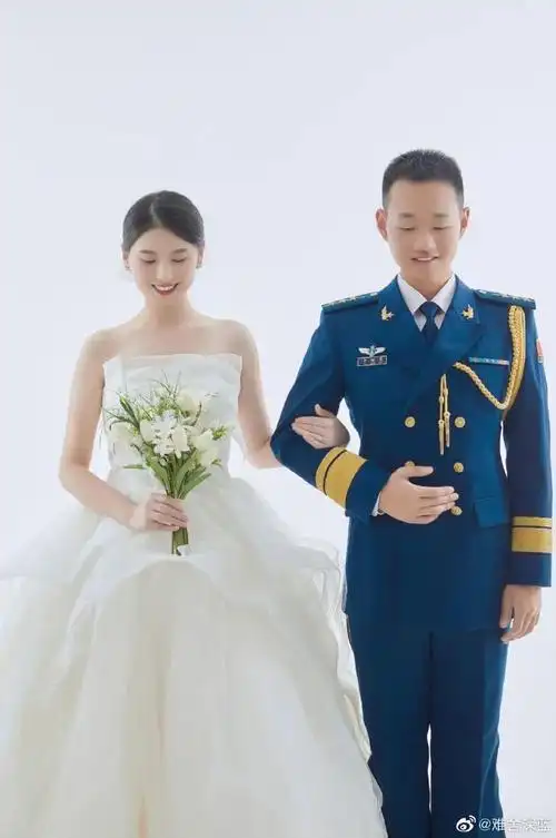 情人节#这12对军人结婚照都太好看啦!#蛟龙军事#有一种爱情,叫军恋.