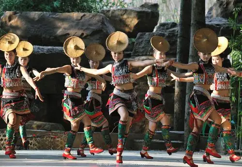 《花腰傣族沐浴节》 组照 12幅