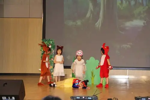 毕业季—君峰路幼儿园大班毕业典礼(圆圆大班话剧表演—白雪公主)2019