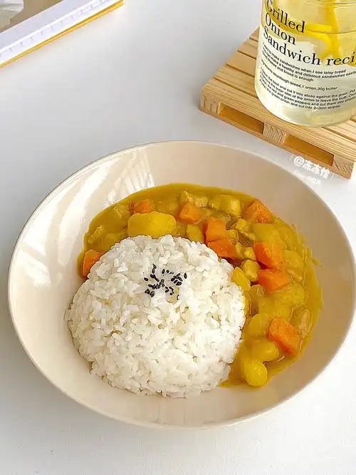 百吃不厌的咖喱鸡肉饭我真的能爱一辈子