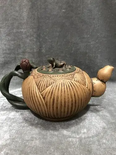 蒋蓉大师作荷花紫砂壶