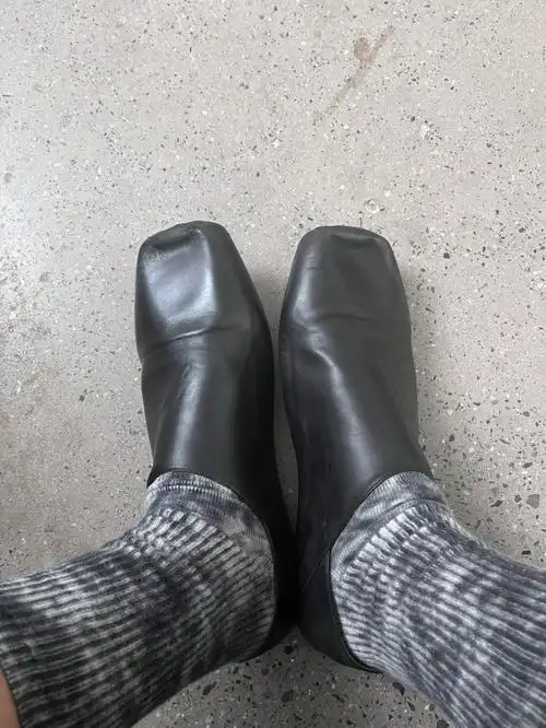 好爱这个好像功夫里面被星爷踩扁的鞋噢